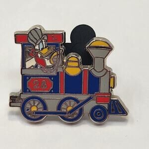 Walt Disney Travel Co Donald Duck Train Conductor 2003 Trading Pin Character